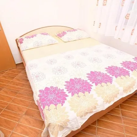 Apartment Mila Baska Voda